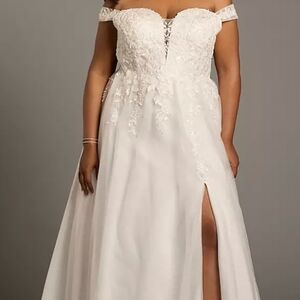 Chic Off-Shoulder Lace Wedding Dress